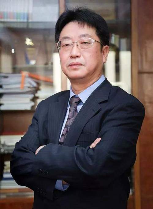 勇做时代先锋与楷模 好榜样的力量与社会责任